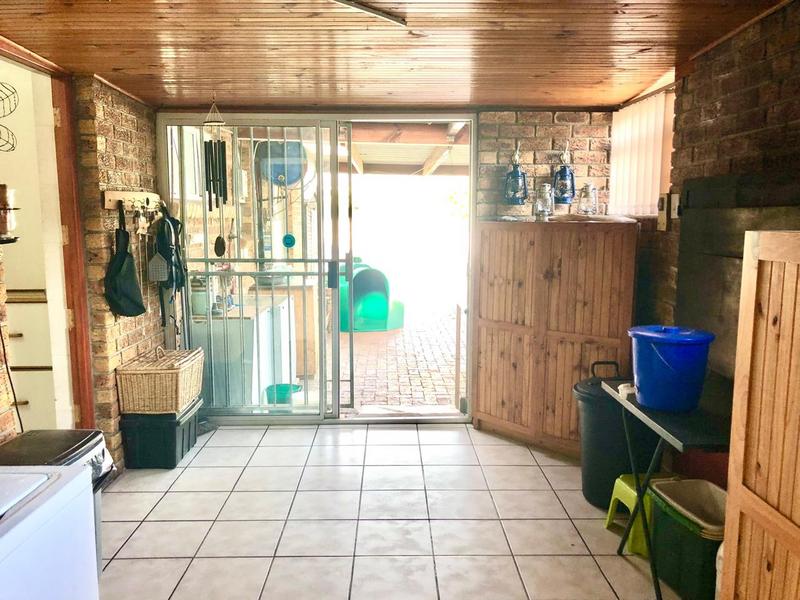 3 Bedroom Property for Sale in Sandbaai Western Cape